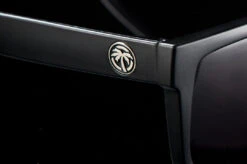 Arms: Black 6 Arms: Black -Heat Wave Visual metalbadgearms 1